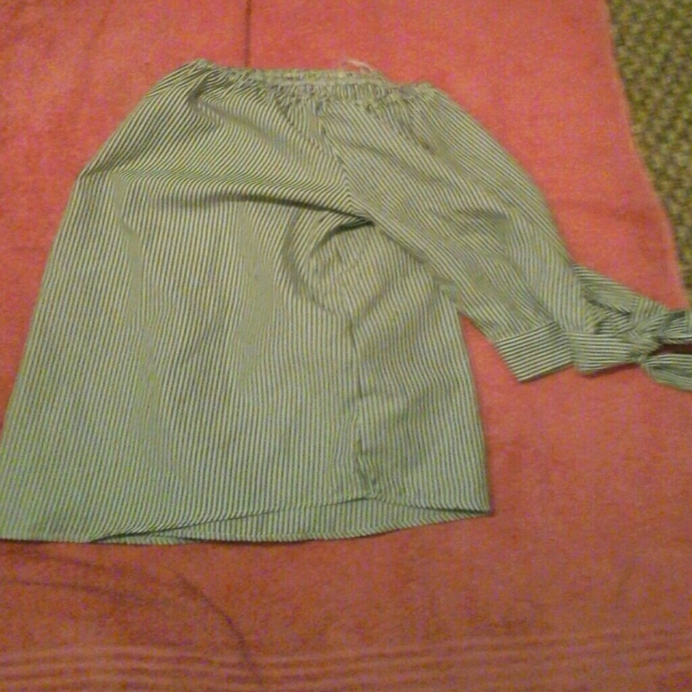 3 /4  quarter  sleeve top - Picture 3 of 3